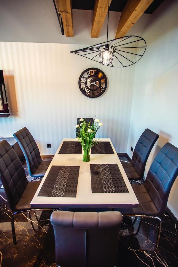 Apartament Lux ウストロン エクステリア 写真